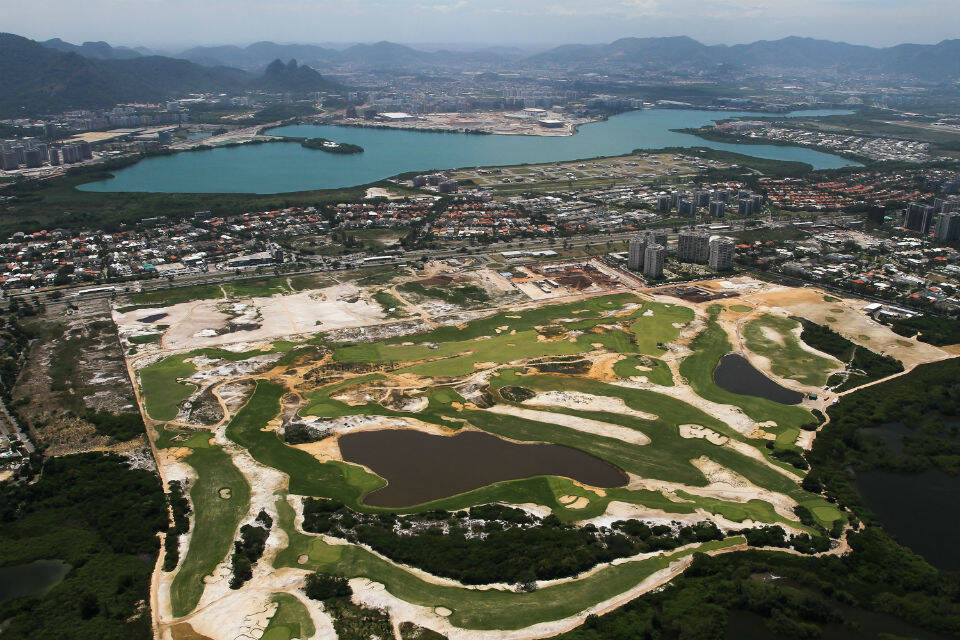 Campo de golfe para nos Jogos de 2016, em foto de março de 2015, com suas obras praticamente concluídas. Foto: Divulgação/Rio 2016