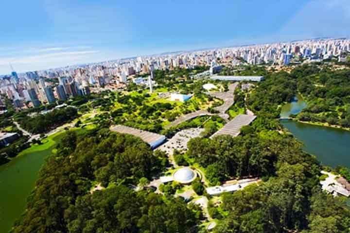 1º) Vila Nova Conceição, São Paulo: A Vila Nova Conceição, na Zona Sul de São Paulo, ficou em primeiro lugar entre os bairros mais caros das capitais do Brasil, com o metro quadrado custando em média R$ 25.939. Reprodução: Flipar