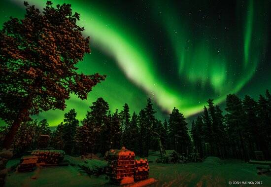 A pouca incidência de nuvens facilita o aparecimento da aurora boreal. Foto: Josh Mainka