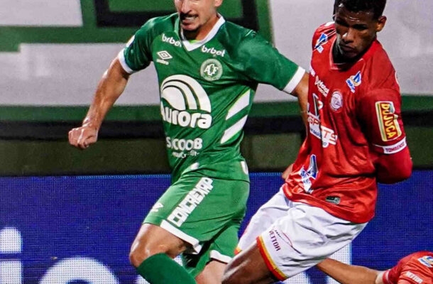 18º Chapecoense - 33 pontos - zero chance de acesso, zero chance de título e 81,6% risco de rebaixamento. - Foto: Divulgação/Chapecoense