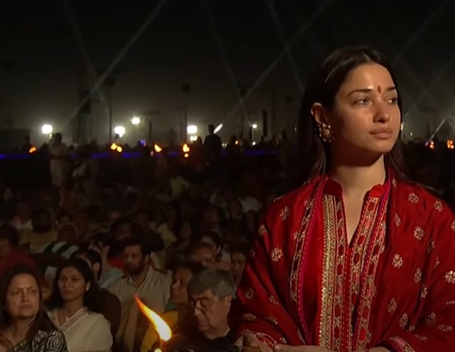 O festival de Shivaratri não é uma festa alegre, como muitas outras celebrações hindus, mas sim uma ocasião contemplativa e espiritual. É um momento de introspecção, meditação, orações e devoção a Shiva. Reprodução: Flipar