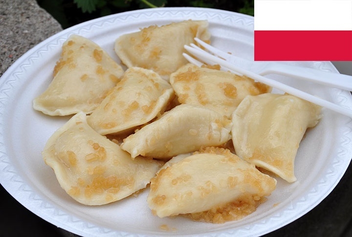 8º lugar - Pierogi (Polônia) -  Pastel cuja massa é cozida e depois assada ou frita, normalmente na manteiga com cebolas. Recheado com batata, chucrute, carne moída, queijo ou frutas. Reprodução: Flipar