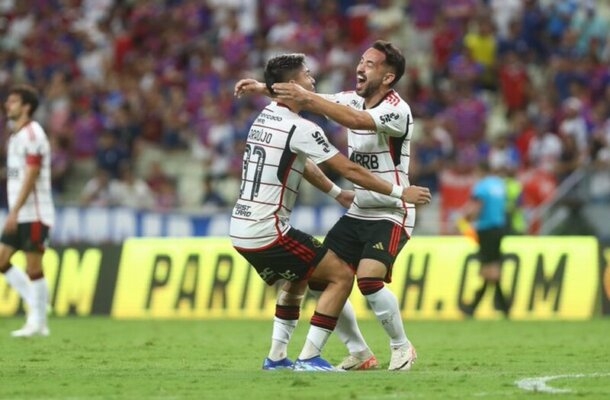 Com a torcida já descrente após duas derrotas, o Flamengo de Tite foi até o Ceará e venceu com autoridade o Fortaleza por 2 a 0. Foto: Gilvan de Souza / CRF