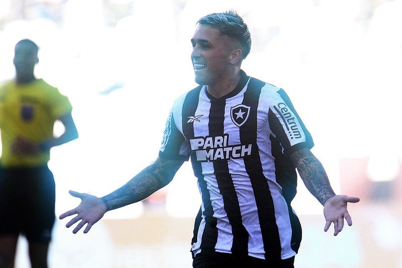 Diego Hernández vibra ao fazer o seu primeiro gol com a camisa do Botafogo Foto: Vítor Silva/Botafogo