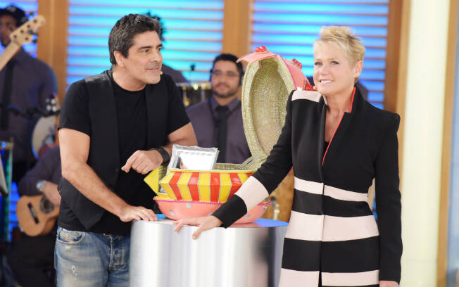 Namorado Junno comemora aniversário de Xuxa com surpresa. Foto: Blad Meneghel/Divulgação