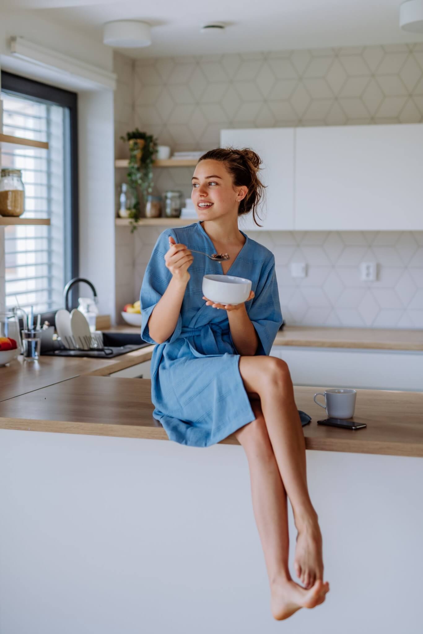 A lactose oferece benefícios ao corpo, no entanto, para pessoas intolerantes, a ingestão pode ser perigosa. A boa notícia é que é possível manter uma dieta saudável e livre de lactose. A seguir, confira uma lista com alimentos alternativos que vão te ajudar nesta tarefa! Reprodução: EdiCase