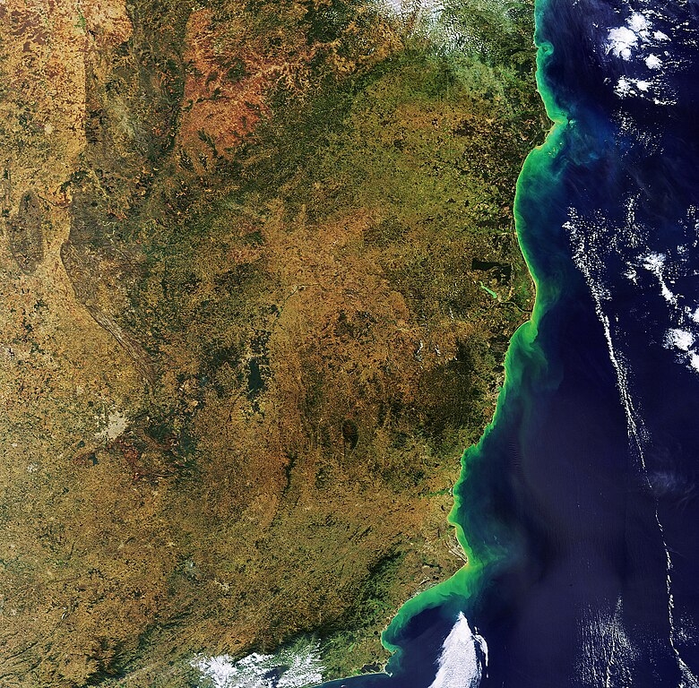 Com um litoral de quase 8 mil km, a costa brasileira também é palco de grandes cemitérios de navio. Além do período das grandes navegações portuguesas, que aportavam por aqui, a Segunda Guerra também deixou inúmeros navios brasileiros e alemães debaixo d’água. Reprodução: Flipar