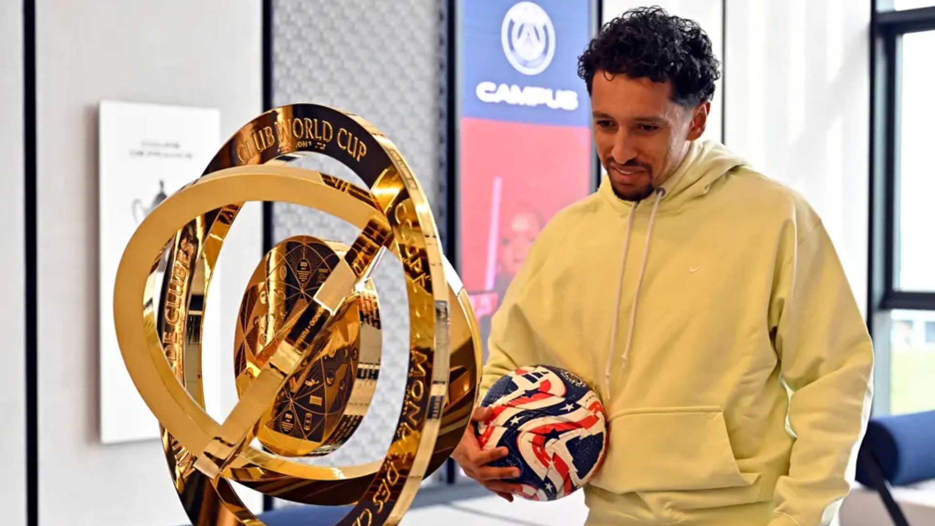Marquinhos, zagueiro do PSG, analisando a Taça do Mundial de Clubes. Foto: Fifa/Divulgação