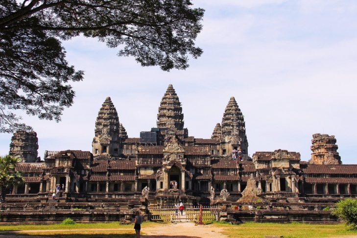 Camboja (Antigo Khmer) -17 milhões de habitantes. Capital: Phnom Penh. Reprodução: Flipar