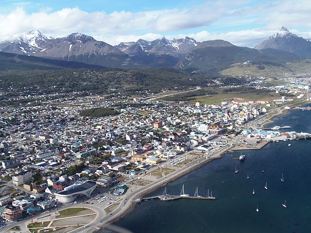 Ushuaia é a cidade mais austral do mundo, ou seja, mais ao Sul. Ainda assim, são cerca de 1.000 km da Antártida. Reprodução: Flipar