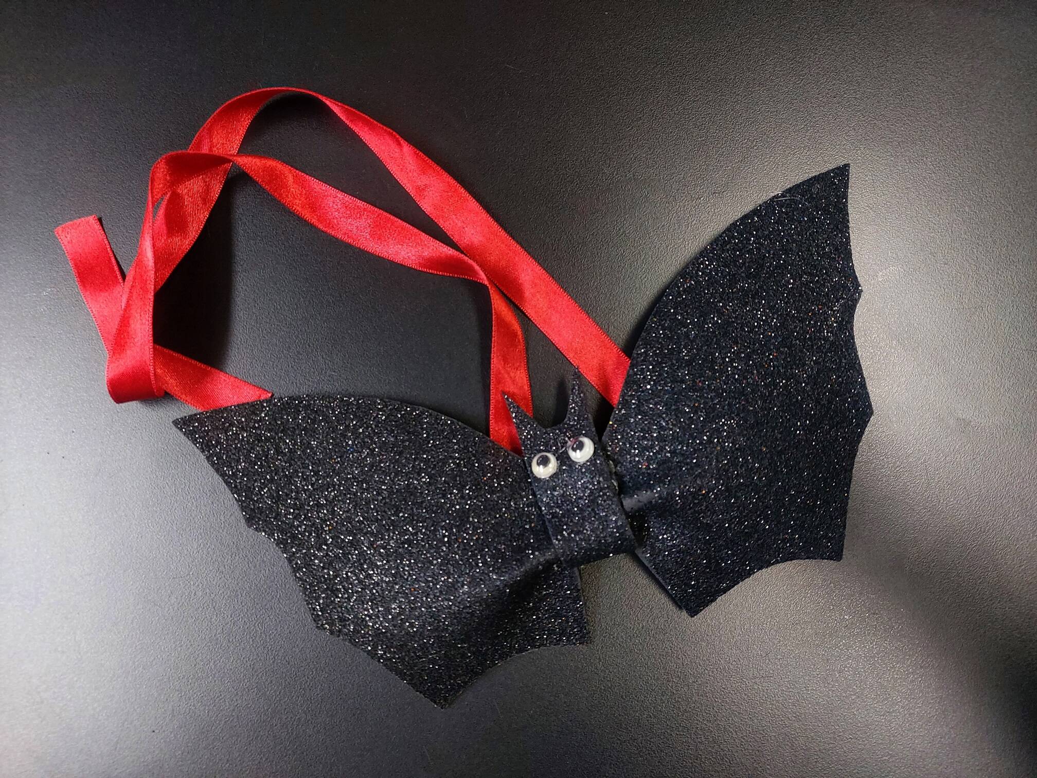 Gravatinha de Morcego frente. Foto: Divulgação/Moda Sigbol 