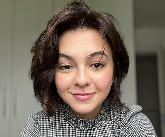 Ela comentou ainda que não fez boletim de ocorrência contra o estuprador porque achava que assim esqueceria o ocorrido e também por se sentir um pouco culpada. Klara relatou que ficou devastada, sem confiar em ninguém e com força só para tomar a pílula do dia seguinte. 
 Reprodução: Flipar