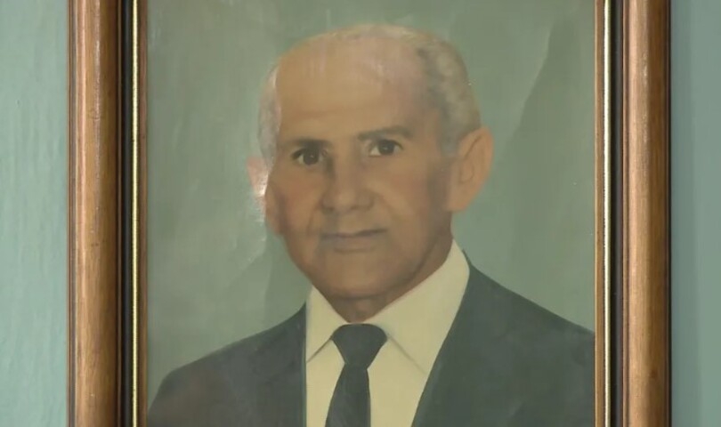 De acordo com o portal da Cultura Pernambucana, em 1919 Gumercindo Pires, morador de Belém do São Francisco, criou o primeiro boneco gigante do país e o batizou de Zé Pereira - homenagem a uma das icônicas figuras do carnaval carioca.  Reprodução: Flipar