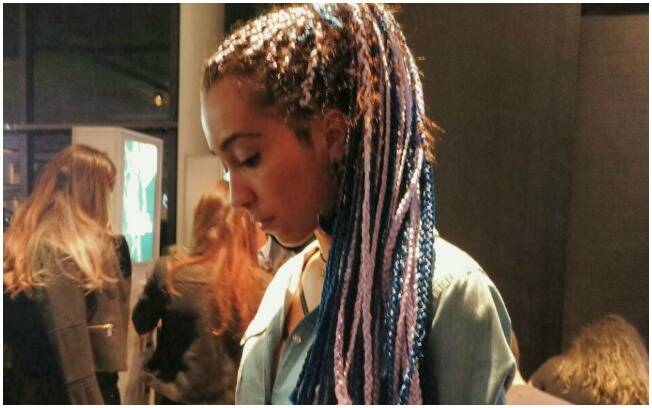 Graziela Cardoso arrasando com dreads coloridos. Foto: Francine Olivieri/iG Delas