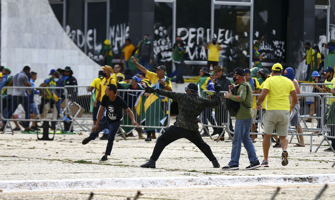 Manifestação ocorre após invasão de sedes dos Três Poderes. Foto: MARCELO CAMARGO/AGÊNCIA BRASIL