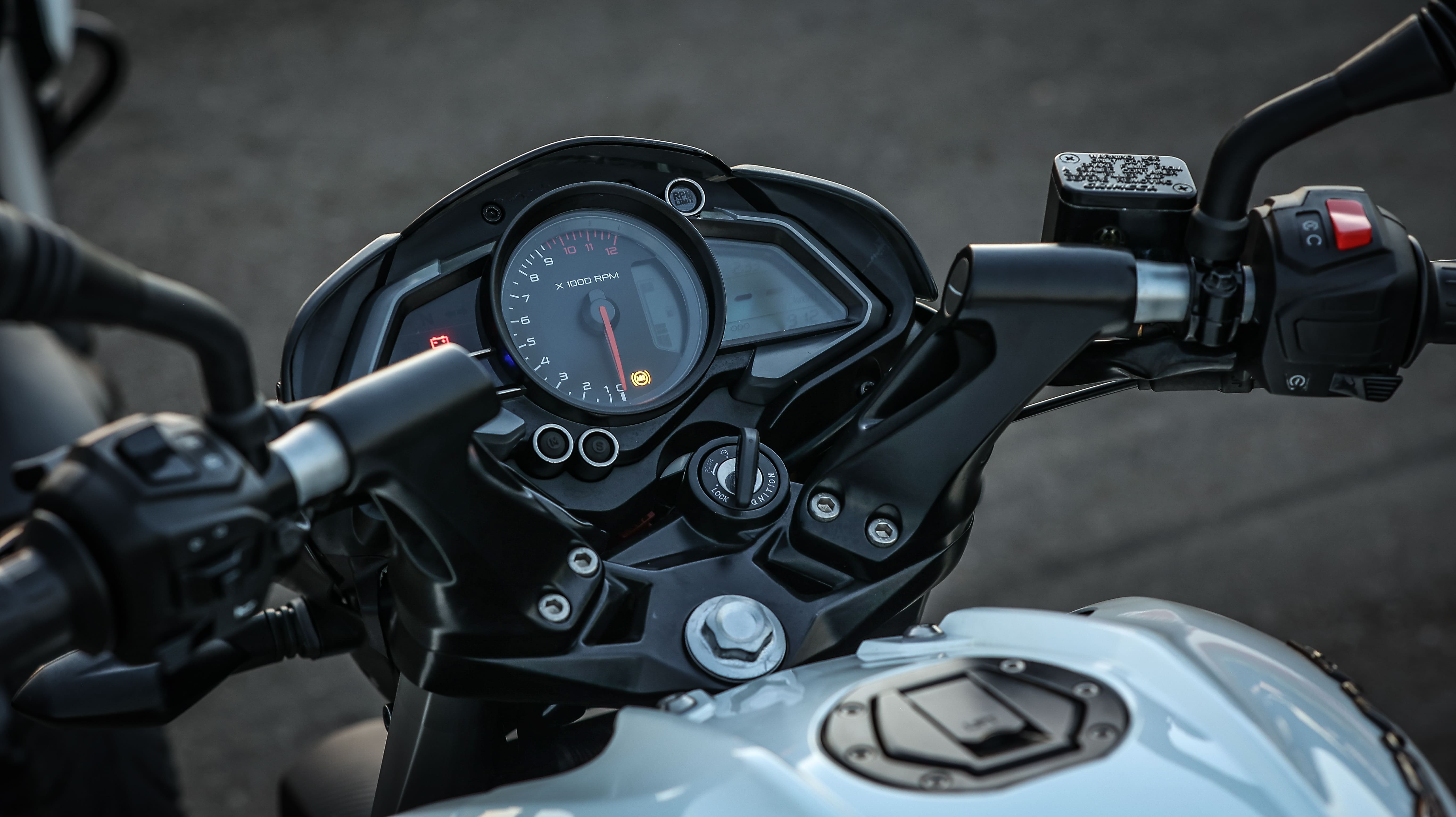 Bajaj Dominar 160. Foto: Divulgação/Bajaj