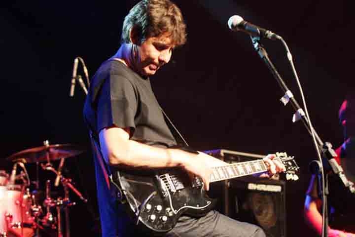 “Apesar do quadro ainda ser delicado, ele teve uma noite tranquila sem intercorrências”, informou a nota enviada à emissora. “Continuamos crendo em sua plena recuperação”, completou a família.
 Reprodução: Flipar