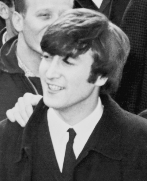 Sua trajetória musical começou ainda na adolescência, quando se interessou pelo gênero skiffle. Em 1956, Lennon formou sua primeira banda, The Quarrymen, que culminou na criação dos Beatles em 1960.