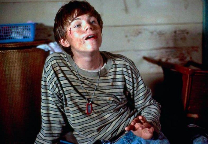 O curioso é que não demorou muito para DiCaprio se tornar uma potência como ator de  cinema. Exemplo disso é que apenas dois anos depois ele já receberia sua primeira indicação ao Oscar por “Gilbert Grape: Aprendiz de Sonhador”. Reprodução: Flipar