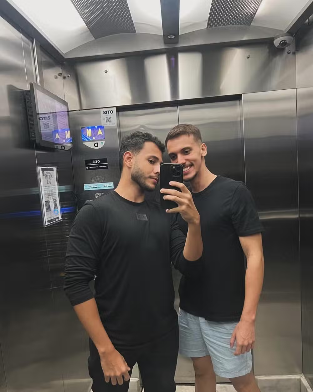 Juan Freitas e o namorado, Lucas Oliveira Reprodução/Instagram