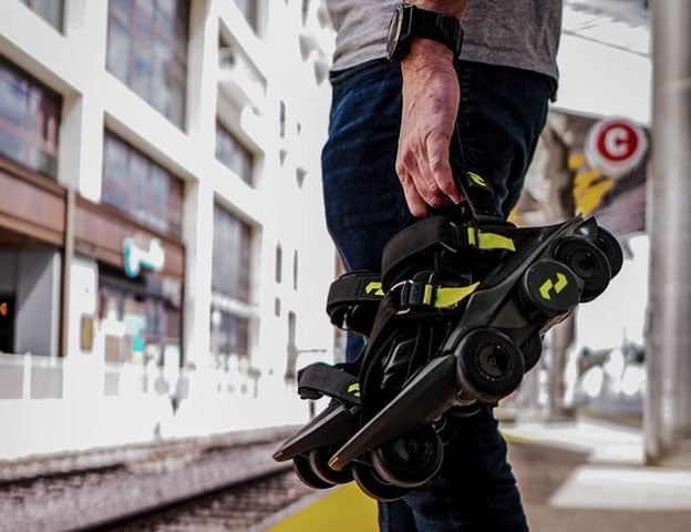 O moonwalker está sendo produzido pela Shift Robotics. Os sapatos estão sendo vendidos nos EUA por 1400 dólares, ou seja, cerca de 7 mil reais. No entanto, o produto ainda está sendo desenvolvido.  Reprodução: Flipar