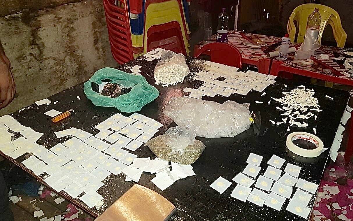 Operação "Zona Leste Segura". Centenas de papelotes de cocaína prontos para serem distribuídos nos pontos de varejo do tráfico. Foto: ROTA / Divulgação