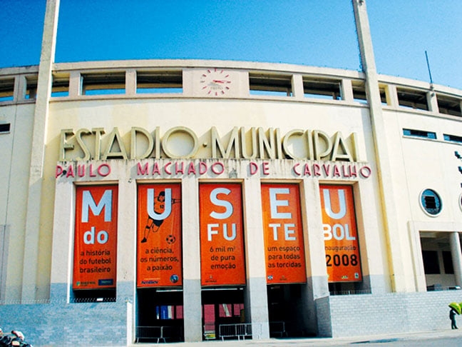 Museu do Futebol - Foi criado dentro do Estádio Municipal Paulo Machado de Carvalho, o Pacaembu, na zona oeste paulistana.  O espaço cultural mostra a história do futebol desde a chegada da modalidade ao Brasil até os dias atuais e exalta a importância do esporte na vida dos torcedores. Reprodução: Flipar