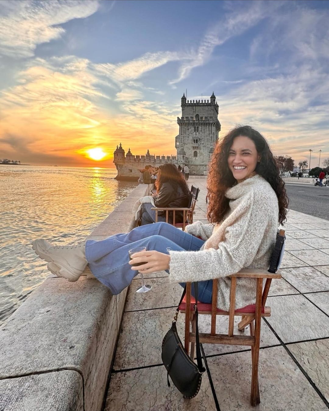 Débora Nascimento durante viagem em Lisboa, Portugal Reprodução/Instagram