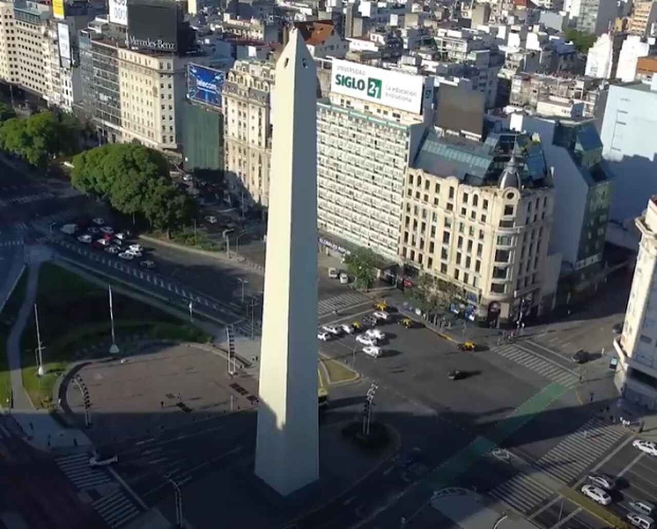 Buenos Aires é uma das cidades mais importantes da América do Sul. A capital da Argentina  reúne beleza, charme e tradição, sendo assim muito procurada por turistas de todo o mundo. Veja os principais pontos turísticos de lá:  Reprodução: Flipar
