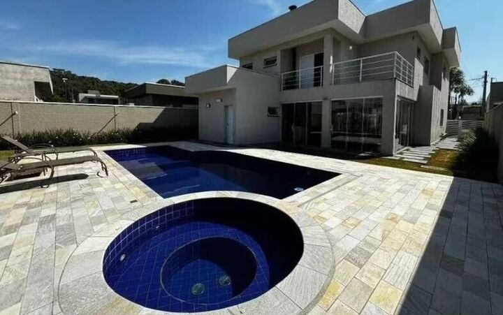 Piscina e hidromassagem da mansão de Beatriz Reis - Foto: Divulgação/Turra Imóveis