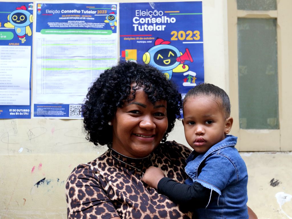 Jaciane Alves, trancista, votou na eleição para conselho tutelar, na Escola Municipal Celestino da Silva, região central do Rio de Janeiro